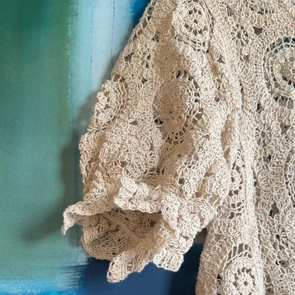 Solitaire Cream Crochet open knit puff sleeve boho top - Picture 3 of 9